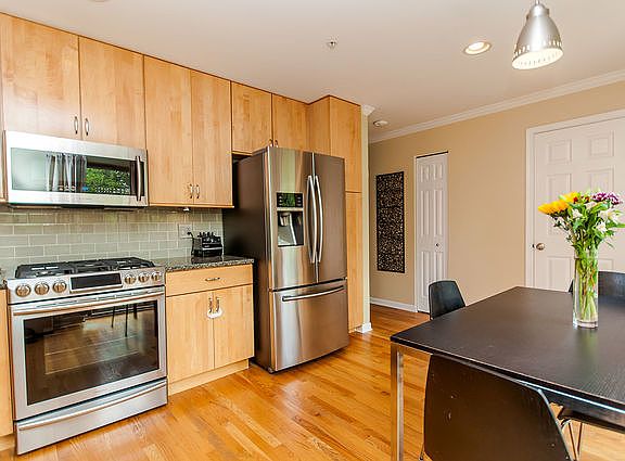 5th image of 1525 N Clybourn Ave #E