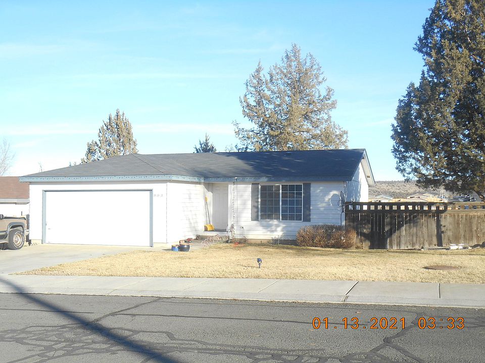 2nd image of 245 SE Tracie St