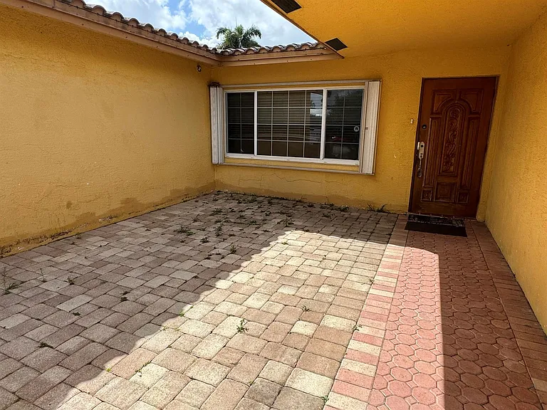 2180 NW 93rd Ave — Photo 3