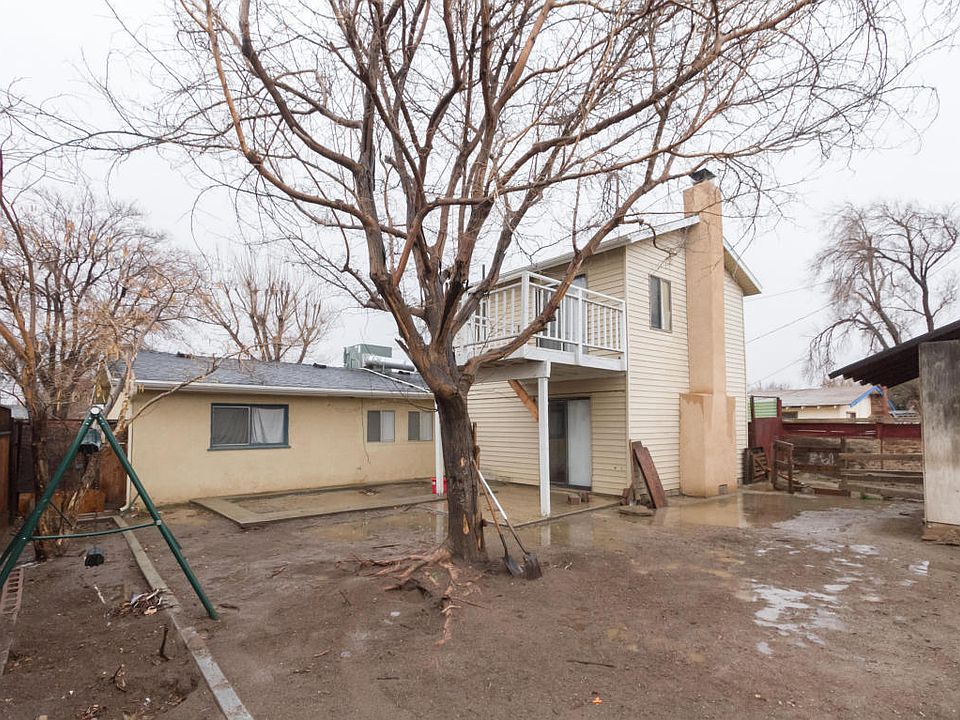 2nd image of 45427 Lorimer Ave