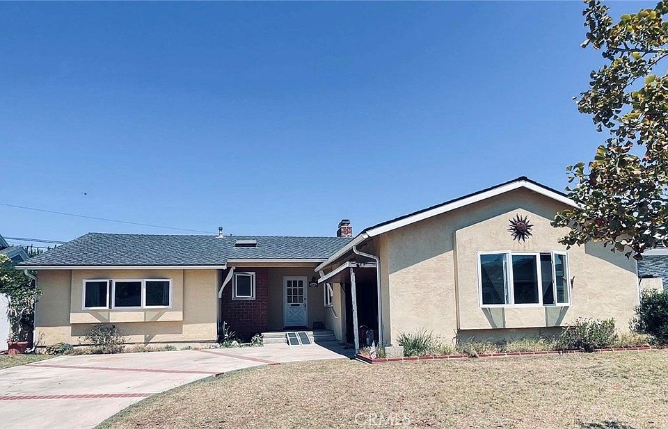 1st image of 5319 Via Del Valle