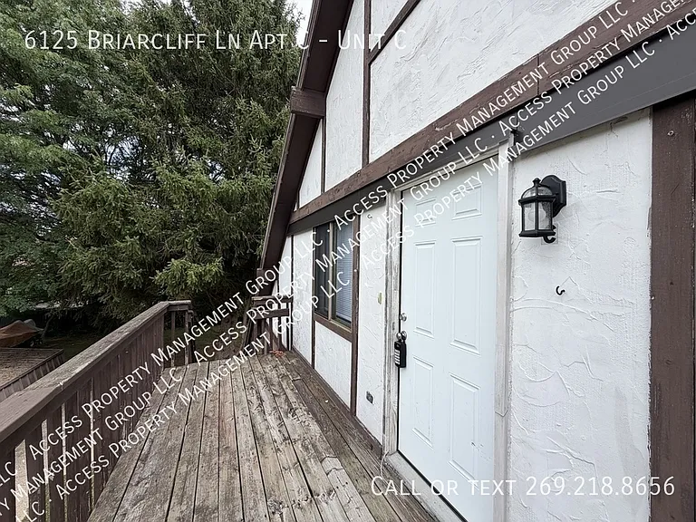 6125 Briarcliff Ln #C — Photo 10
