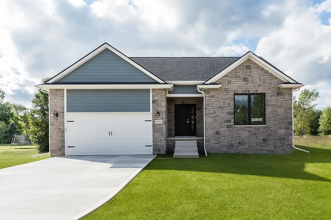 9758 Iosco Ridge Dr photo 1