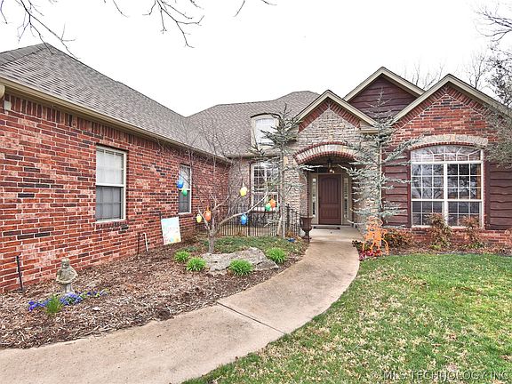 2nd image of 12414 Kathy Ln