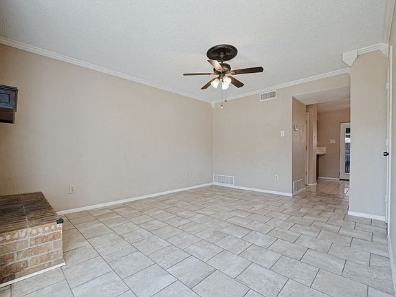 4th image of 512 Pecan Acres Ct