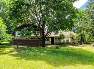 354 Colts Neck Rd, Farmingdale, NJ 07727