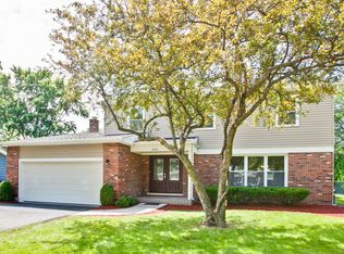 1026 White Mountain Dr, Northbrook, IL 60062