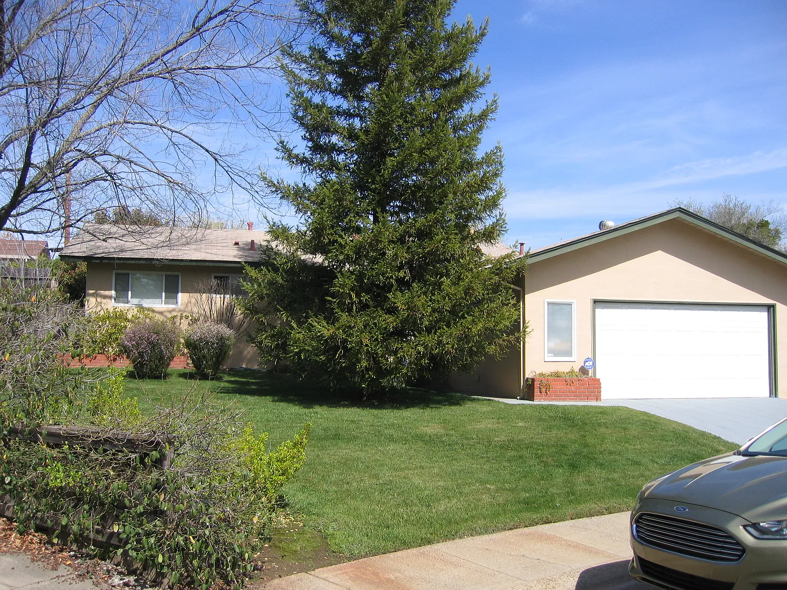 114 Montrose Ct photo 1