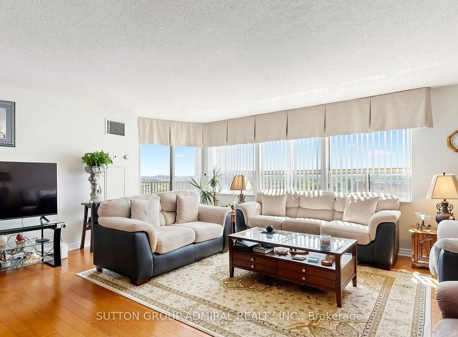 2 bed, $3,300 — Photo 4