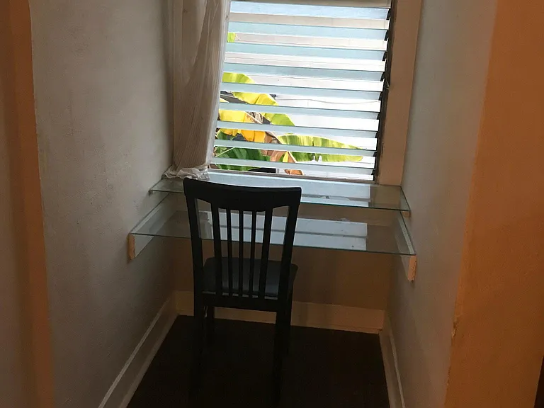 Second bedroom alcove.