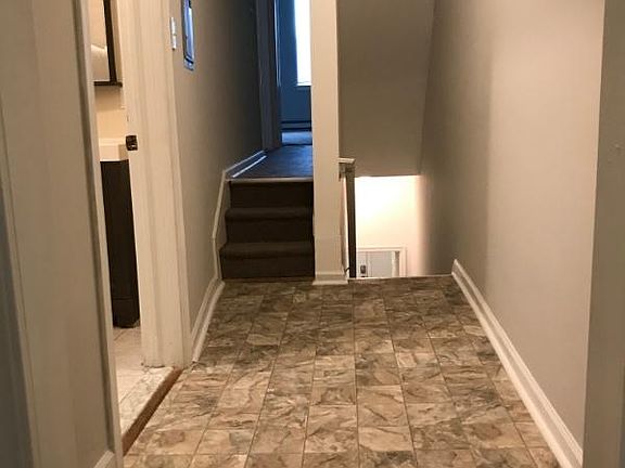 5th image of 2053 W Oxford St #A