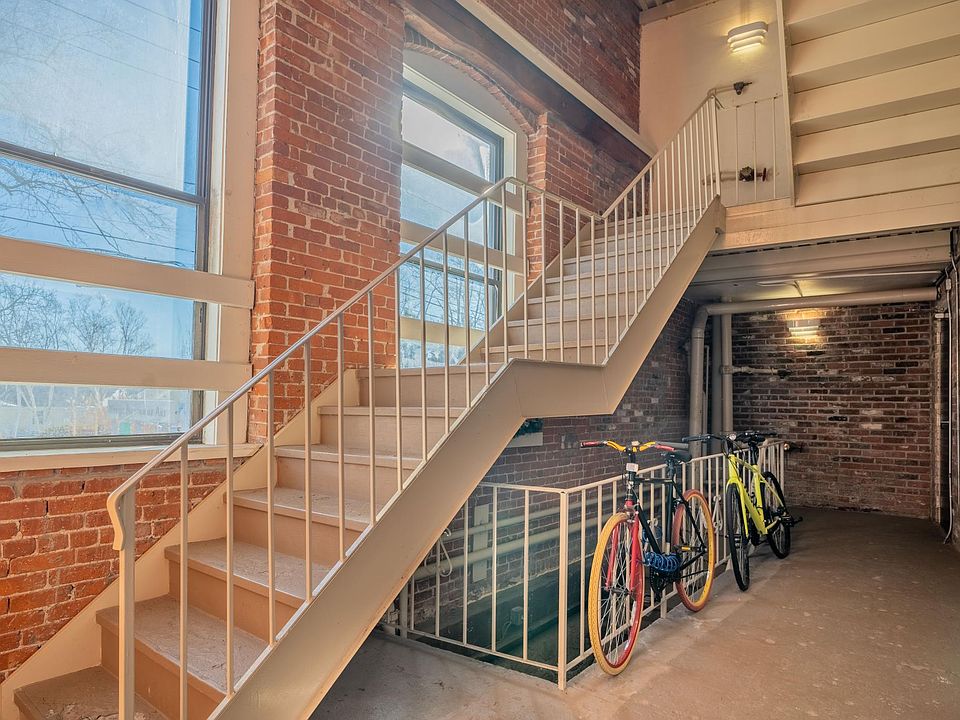 12 Water St Mystic CT Zillow