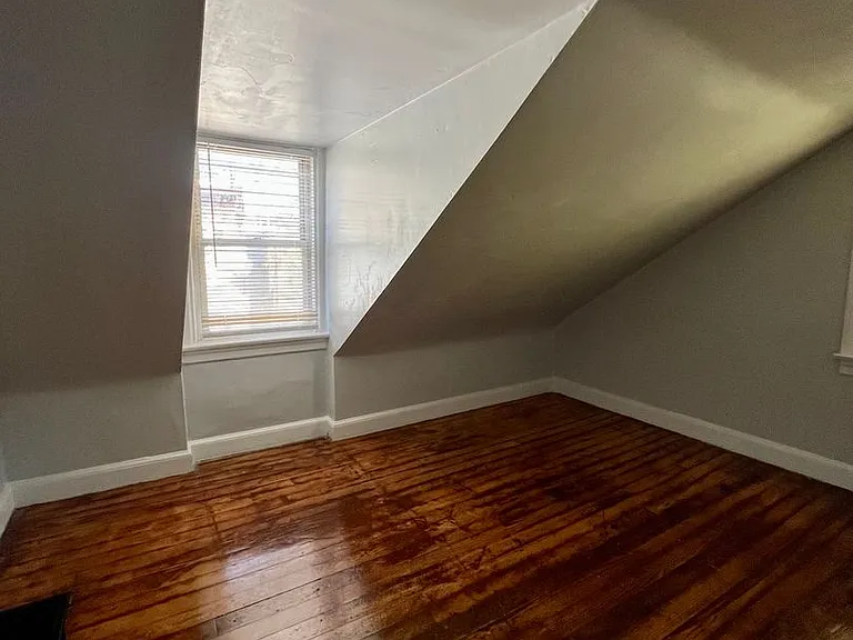 36 Hazel St — Photo 8