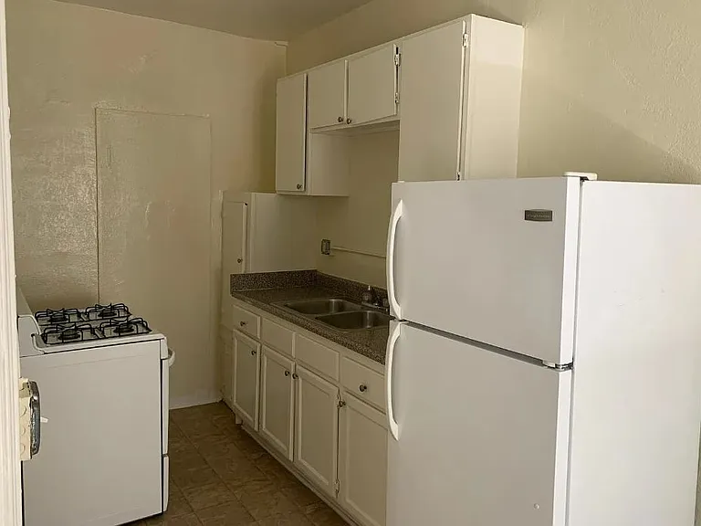 Grand View Apartments — Photo 4