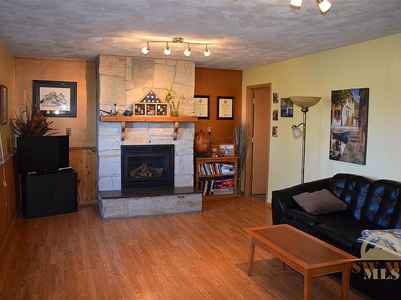 2nd image of 3510 Honeysuckle Dr