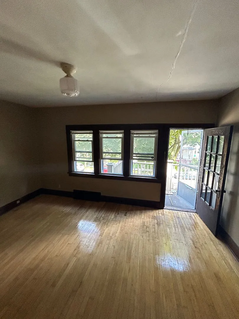 2849 N Pierce St — Photo 4