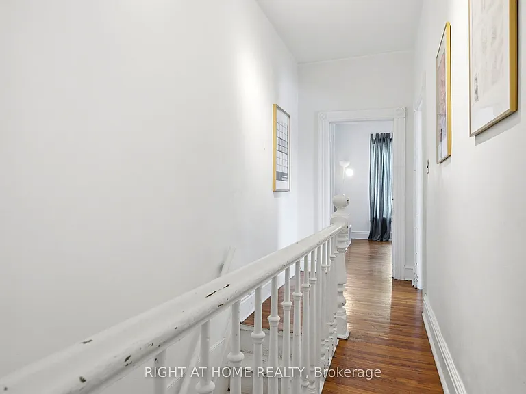 98 Beaconsfield Ave #UPPER — Photo 5