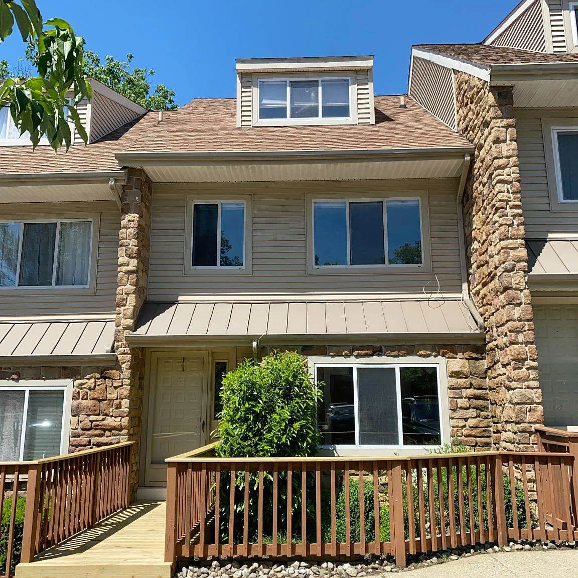 3 bed, 4.0 bath, 1538 sqft, $3,100 — Photo 1