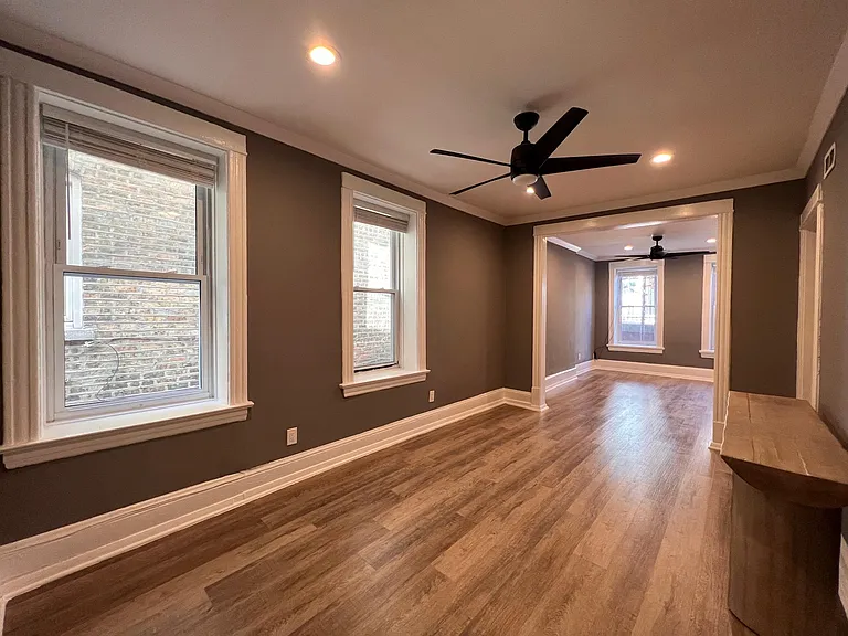 1079 N Marshfield Ave #BST — Photo 9
