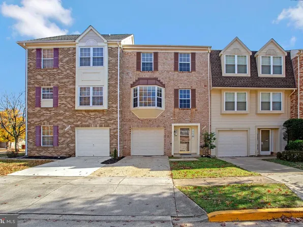 7107 Lake Dr, Greenbelt, MD 20770