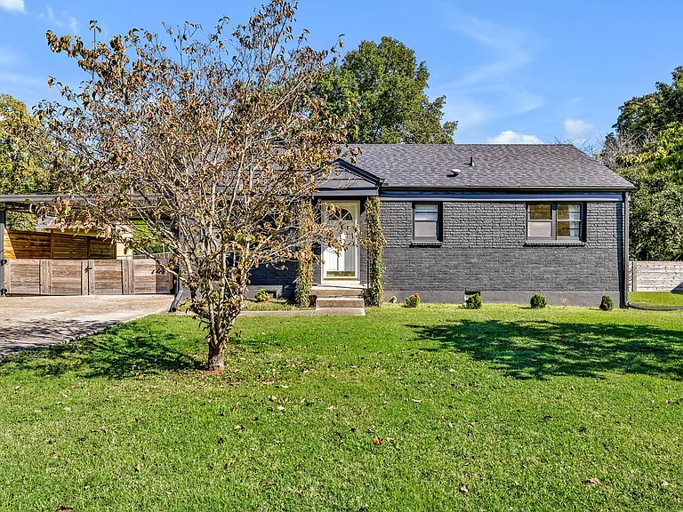 313 James Ave — Photo 3