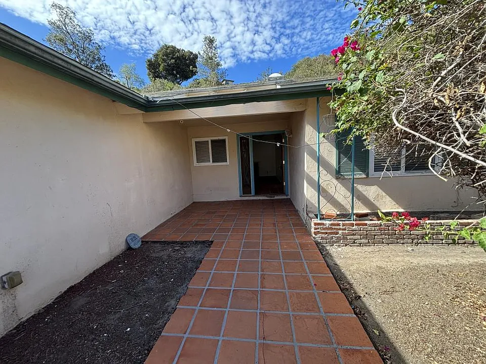 5613 Campanile Way