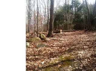 28 W Hills Rd, Ivoryton, CT 06442