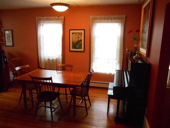 Dining room (open to living room)