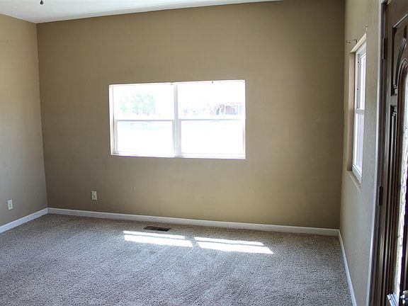 4th image of 14 E Bigger St