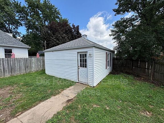 5th image of 502 N Dick Ave