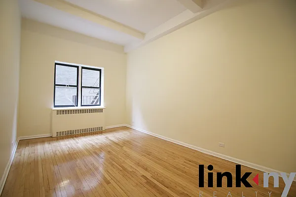 Rented by Link NY Realty | media 1