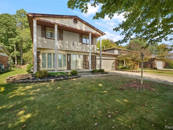 42990 Arlington Rd, Canton, MI 48187