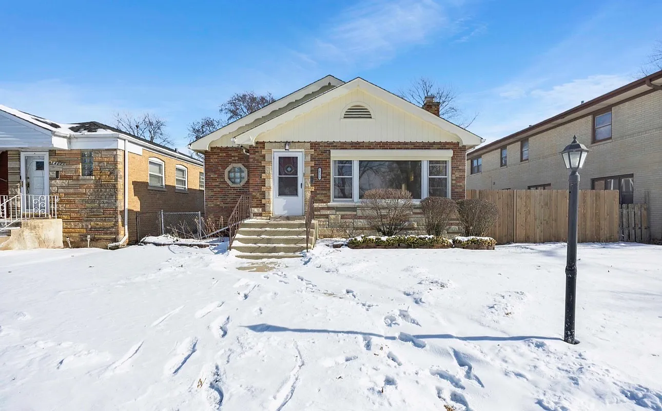 14233 S Wentworth Ave photo 1
