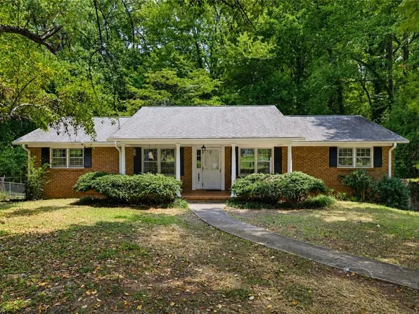 4819 Gladwyn Dr, Winston Salem, NC 27104