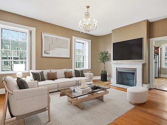 4th image of 96 Washington Sq E APT 2