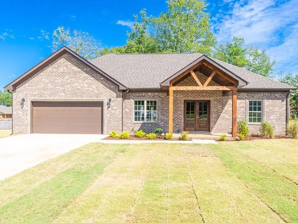 1107 Glendora Ave, Tuscumbia, AL 35674