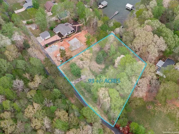 657 Rue Cezzan, Lavonia, GA 30553