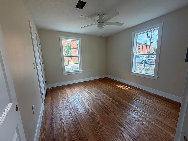 401 McKee St #403 — Photo 8