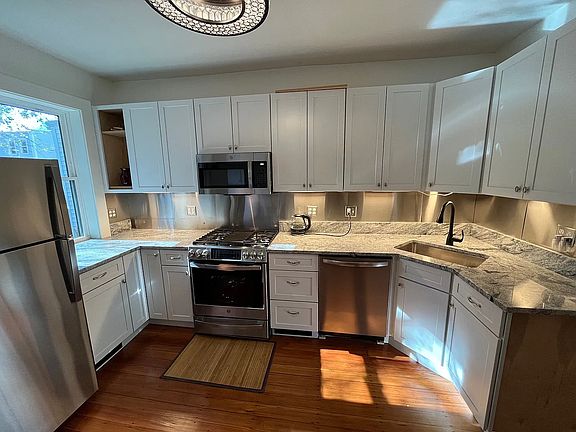 4th image of 334 Hurley St #R1