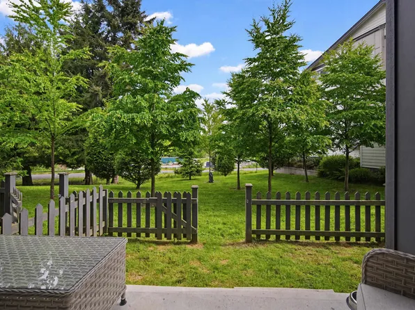15665 Mountain View Dr #75, Surrey, BC V3Z 0W8