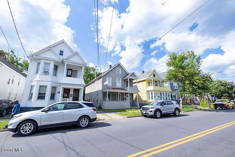 4th image of 49 McClellan Street