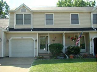 303 Meadow Pointe Dr, Fenton, MI 48430