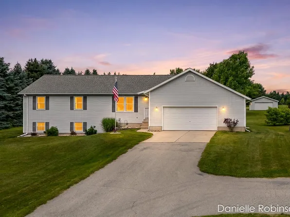 6829 Twelve Mile Rd NE, Rockford, MI 49341