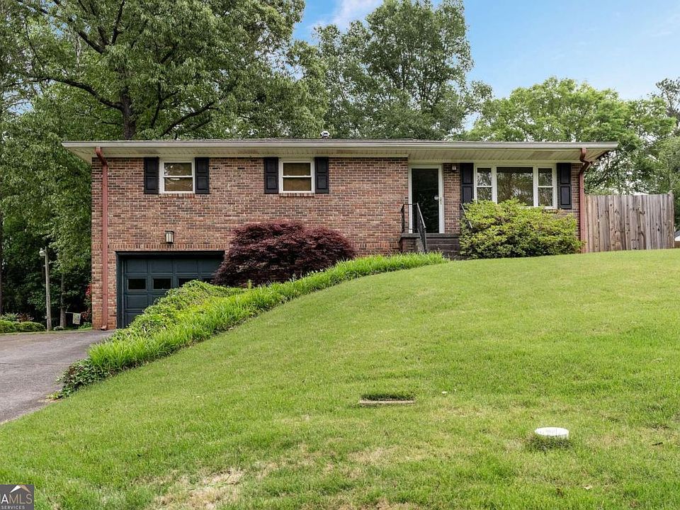 1st image of 3207 Woodview Dr SE