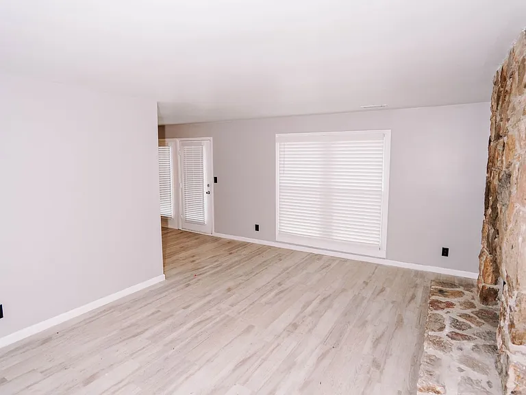 9018 Mahogany Row SE — Photo 2