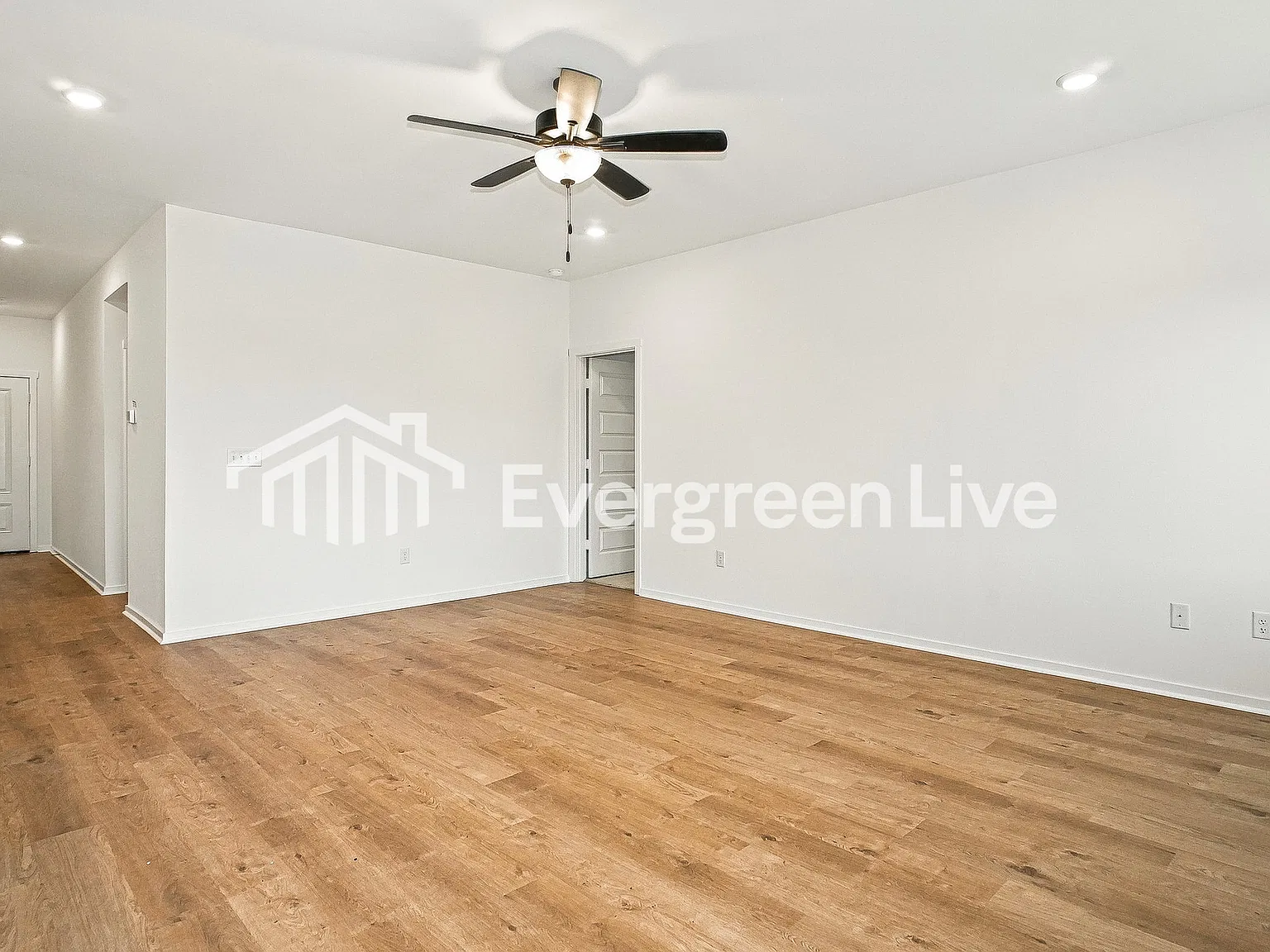 3 bed, 2.0 bath, 1523 sqft, $1,455 — Photo 4