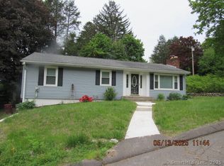 8 Noble Ave, Naugatuck, CT 06770