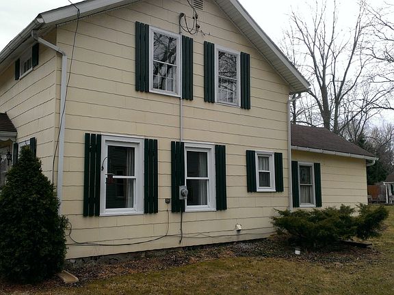 2nd image of 207 N Maiden Ln