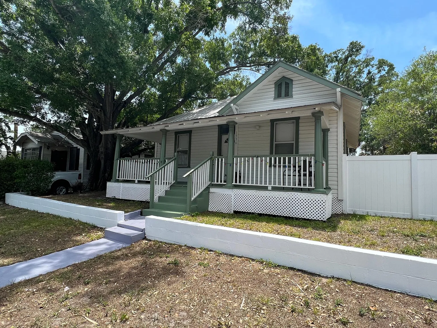 3 bed, 1000 sqft, $3,000 — Photo 2