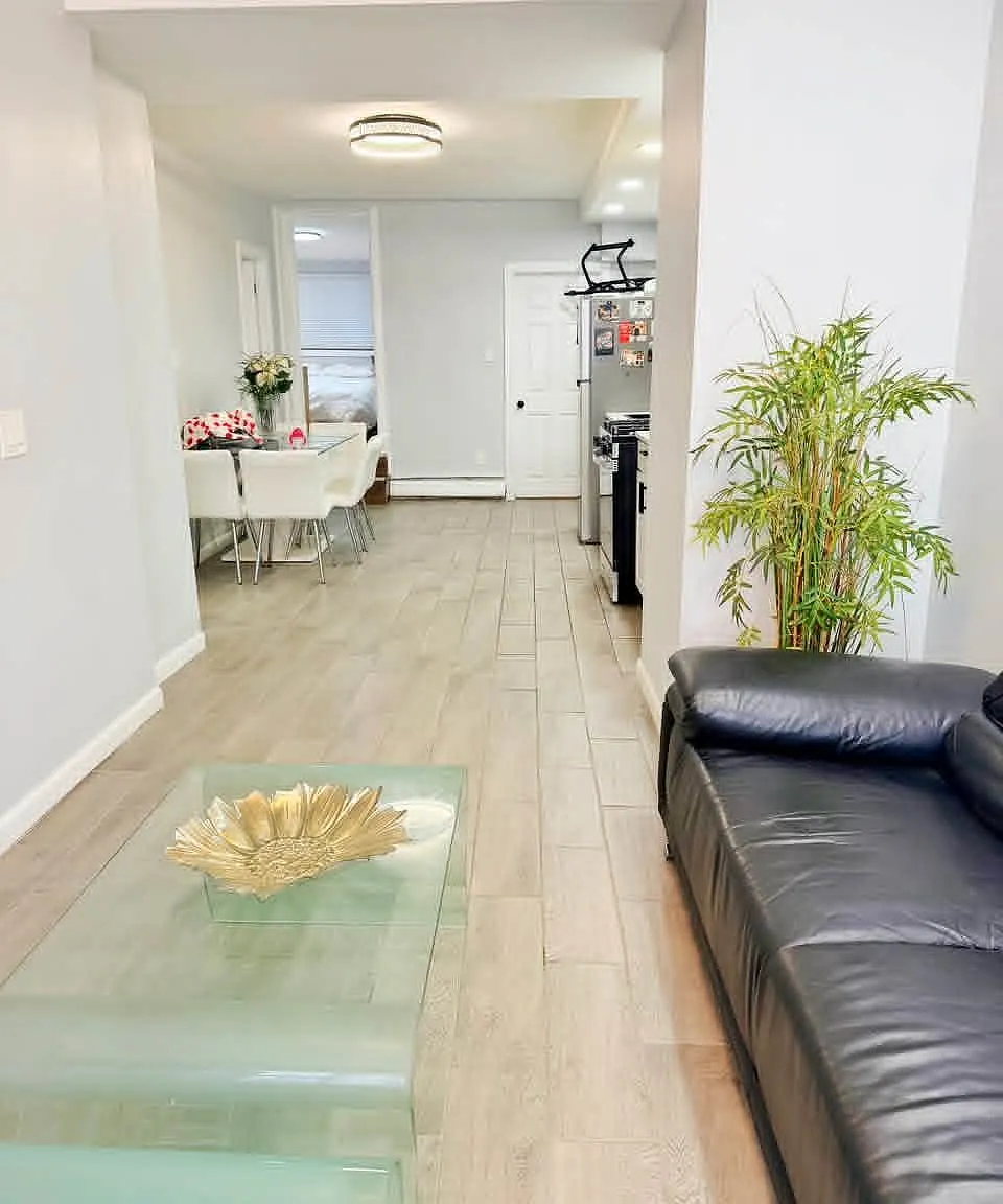 3 bed, 1.0 bath, $2,850 — Photo 4